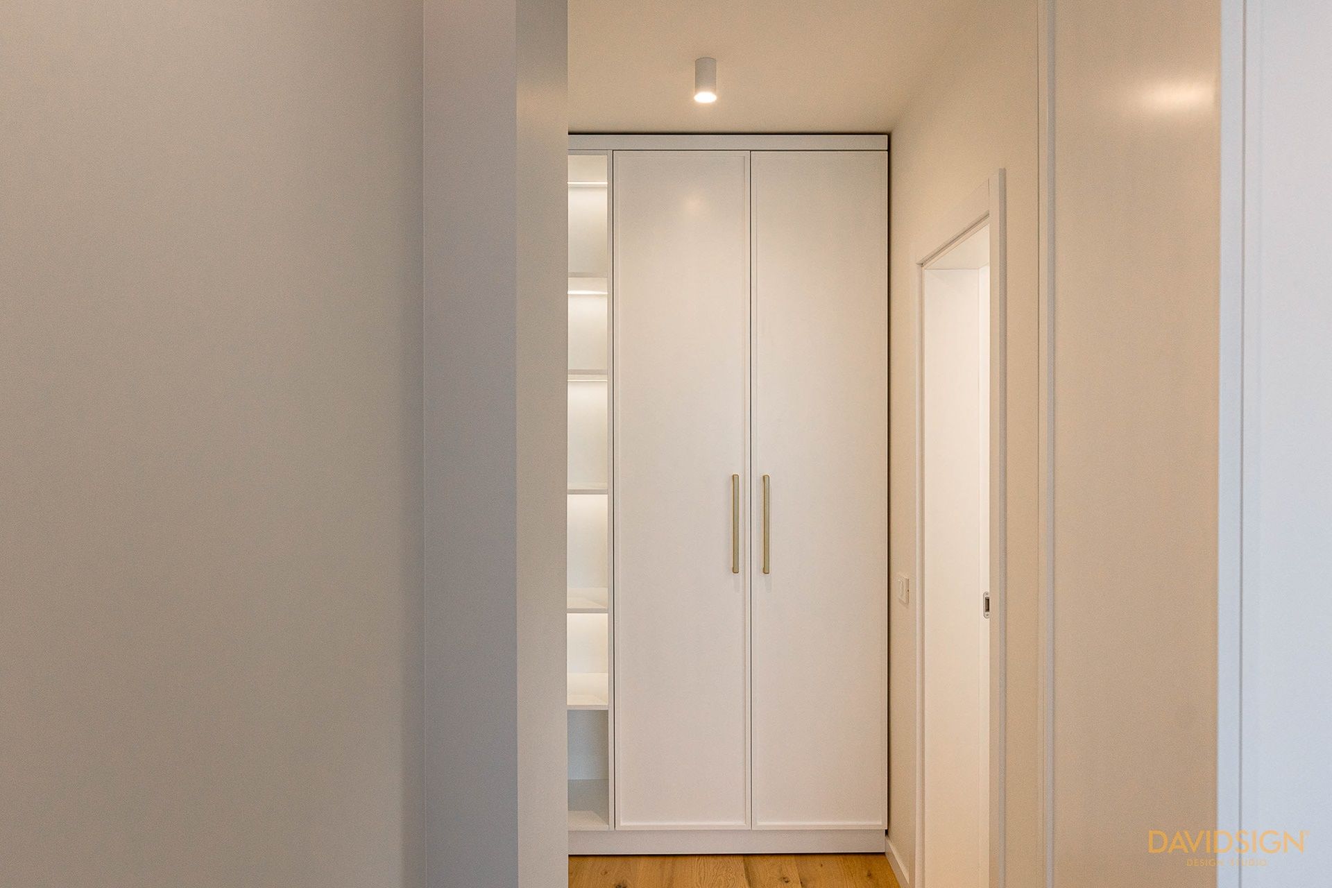 Design interior Blue Touch for This Cosy Apartment Oradea România Davidsign - 13