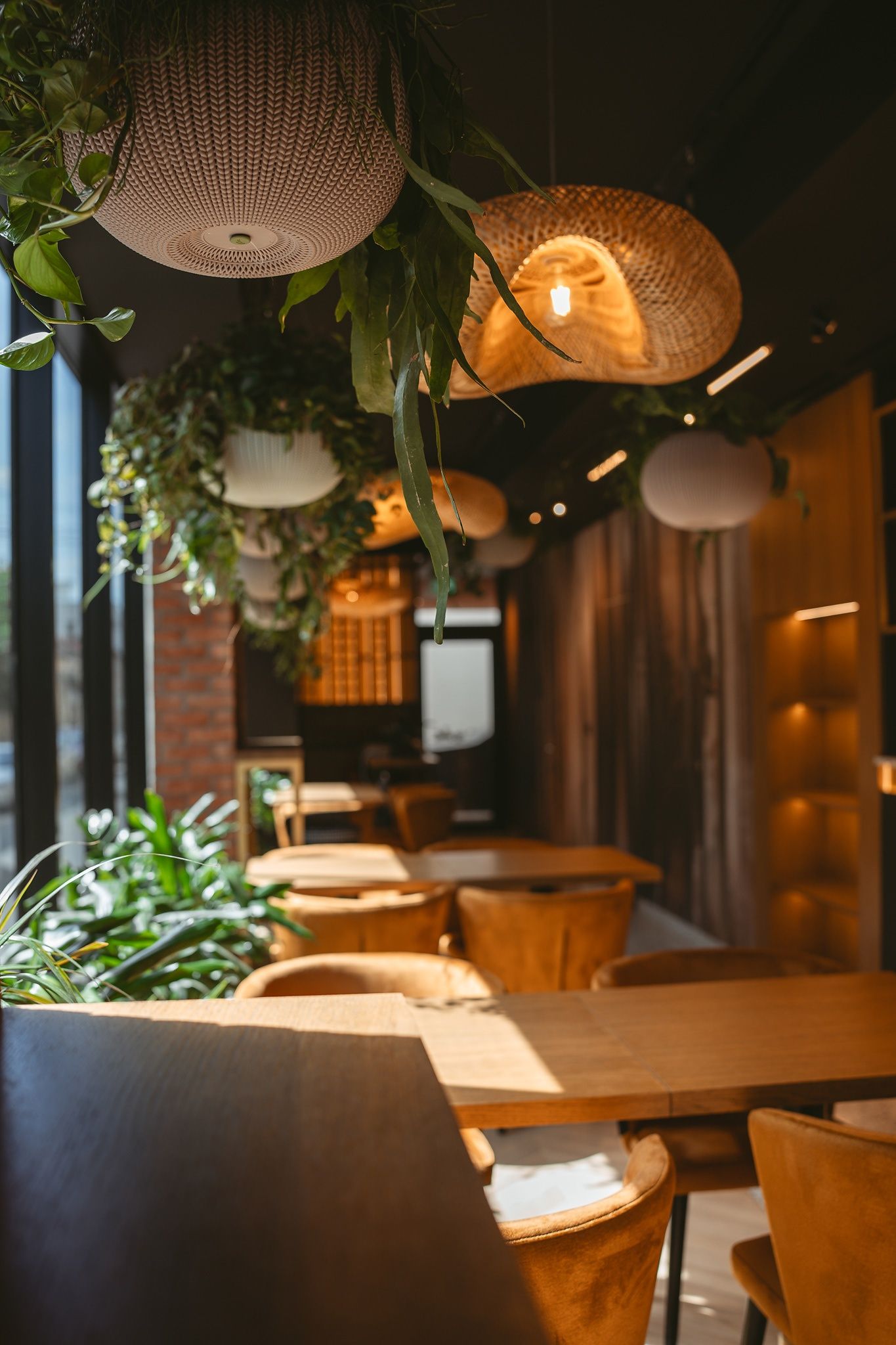 Design interior Bricks - A Culinary Oasis in the Heart of the City Oradea România Davidsign - 3