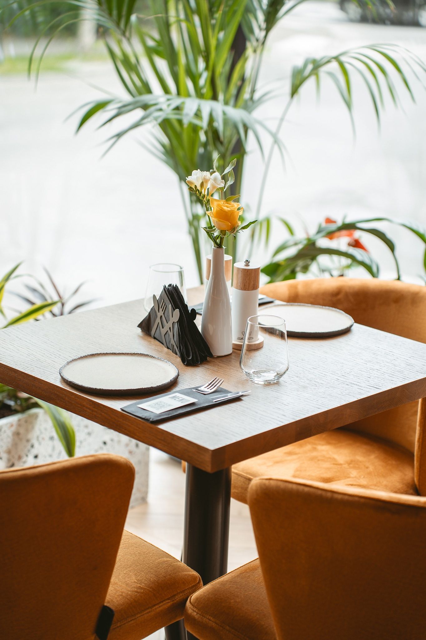 Design interior Bricks - A Culinary Oasis in the Heart of the City Oradea România Davidsign - 5